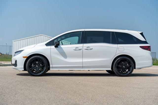 2025 Honda Odyssey photo 4