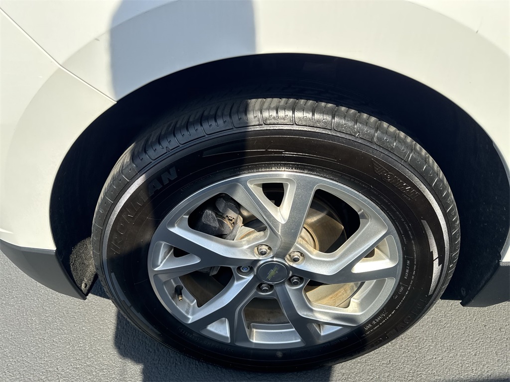 2019 Chevrolet Equinox LT photo 16