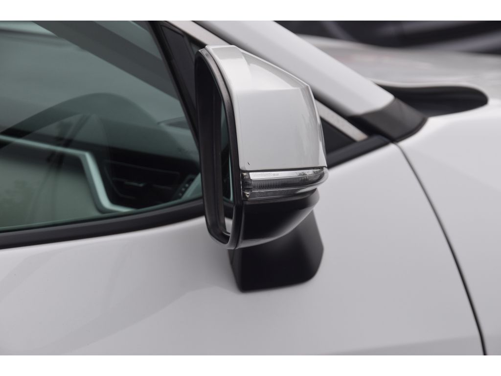 2020 Toyota RAV4 XLE photo 28