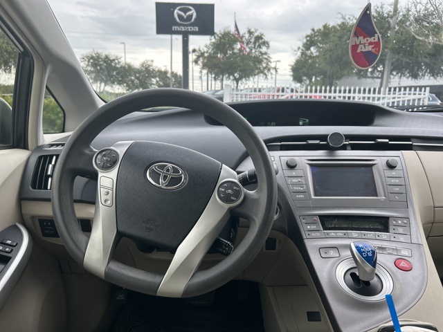 2014 Toyota Prius Four photo 10