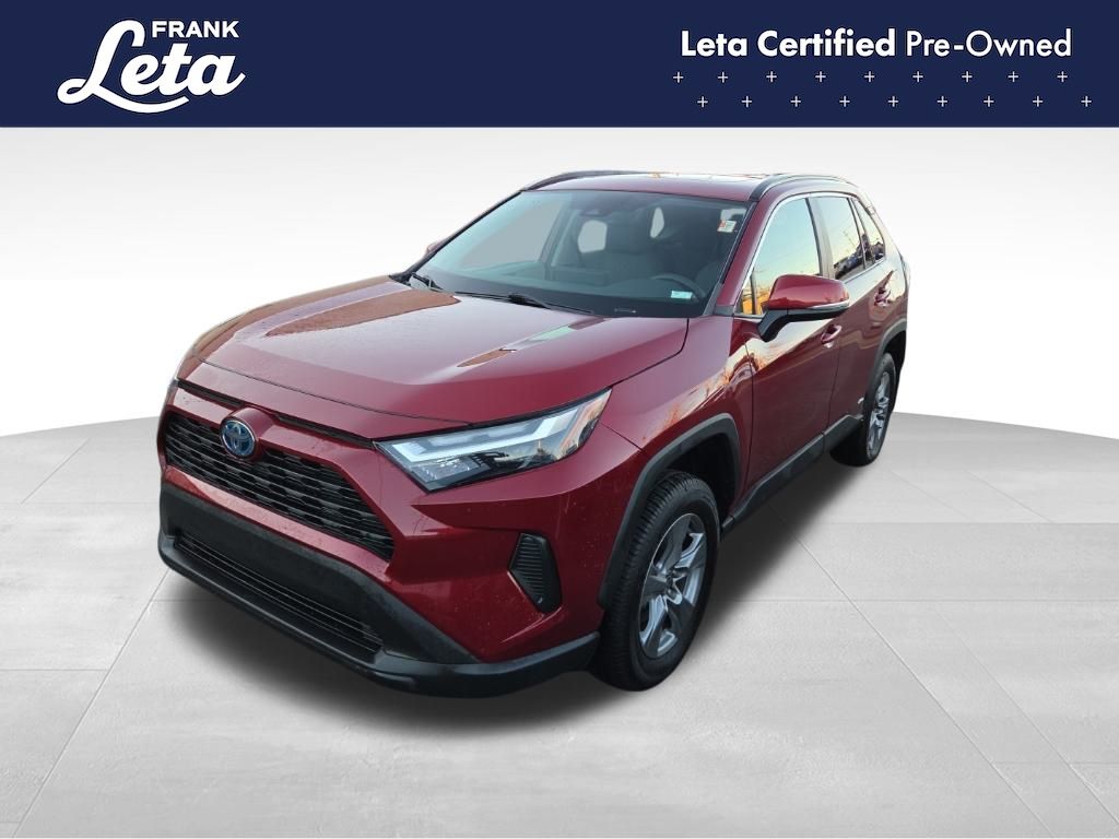 2023 Toyota RAV4 XLE's photo