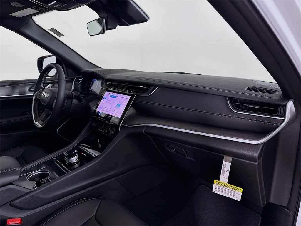 2025 Jeep Grand Cherokee Limited photo 32
