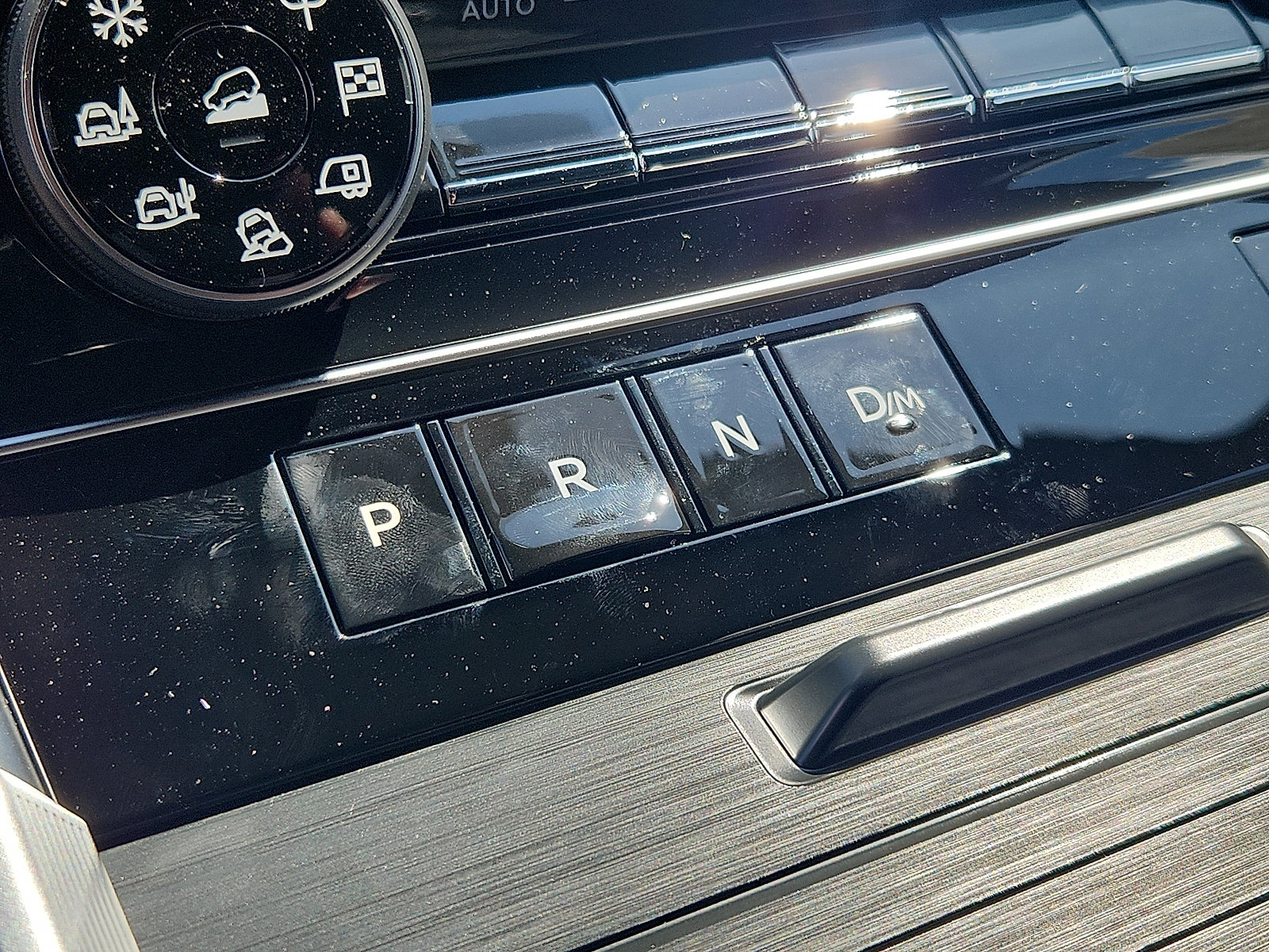2026 Nissan Armada SL photo 12