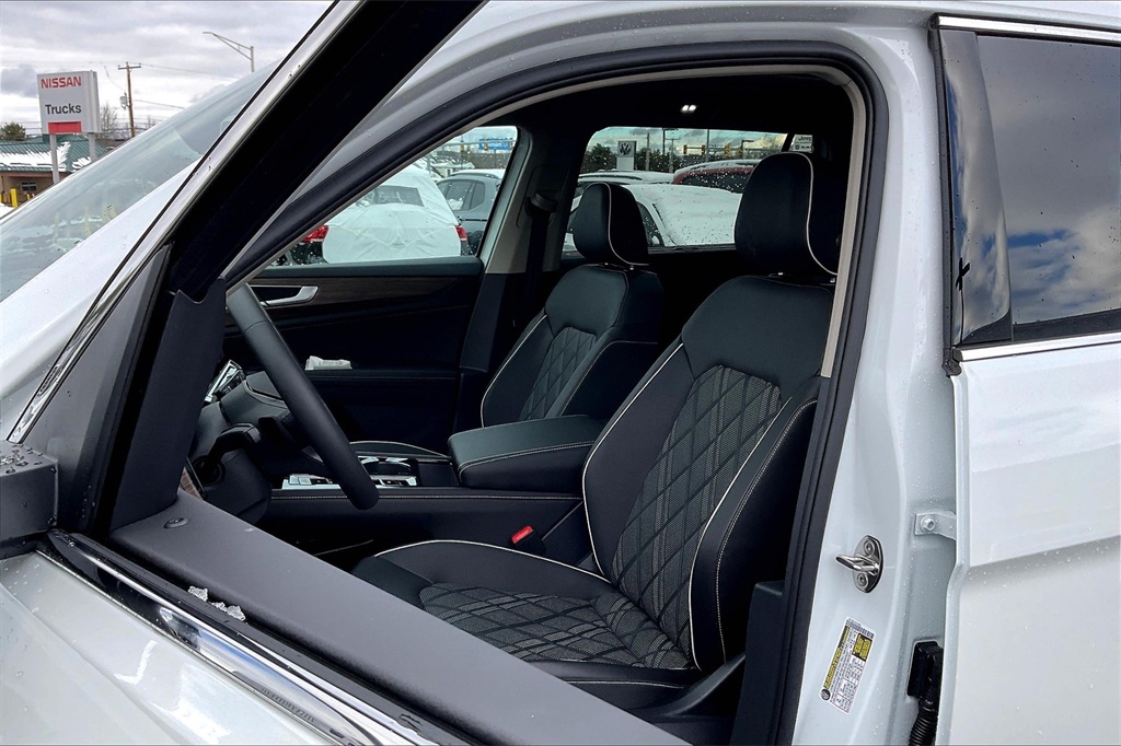 2025 Volkswagen Atlas SEL Premium R-Line photo 9