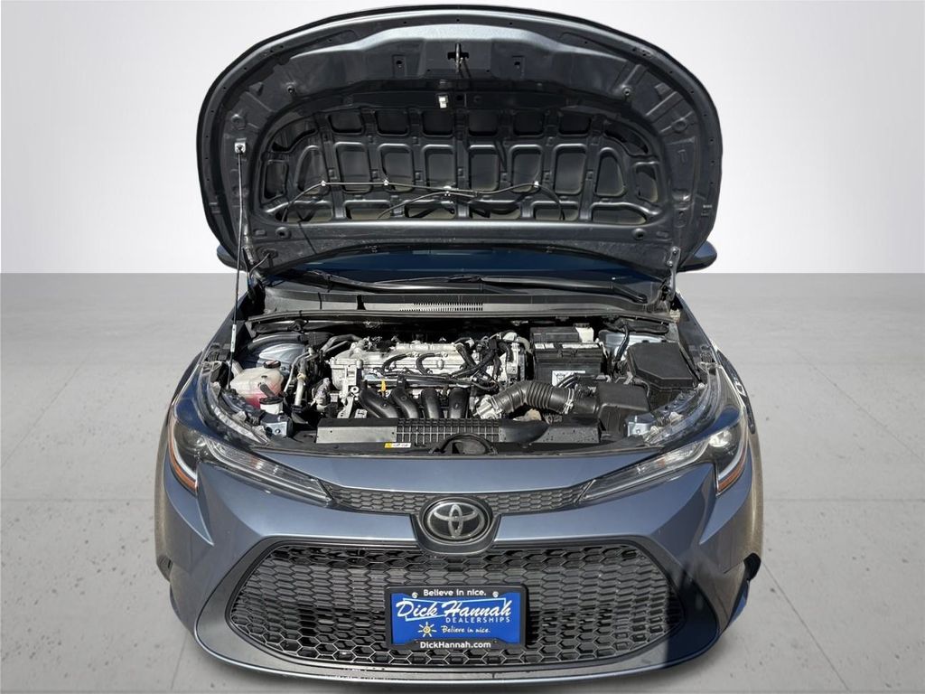 2021 Toyota Corolla LE photo 4