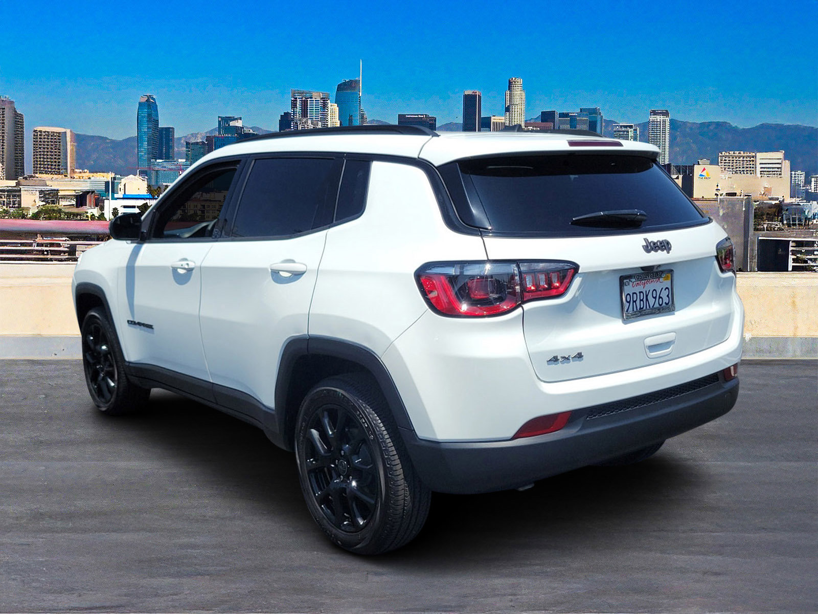 Used 2025 Bright White Clearcoat Jeep Latitude image 2