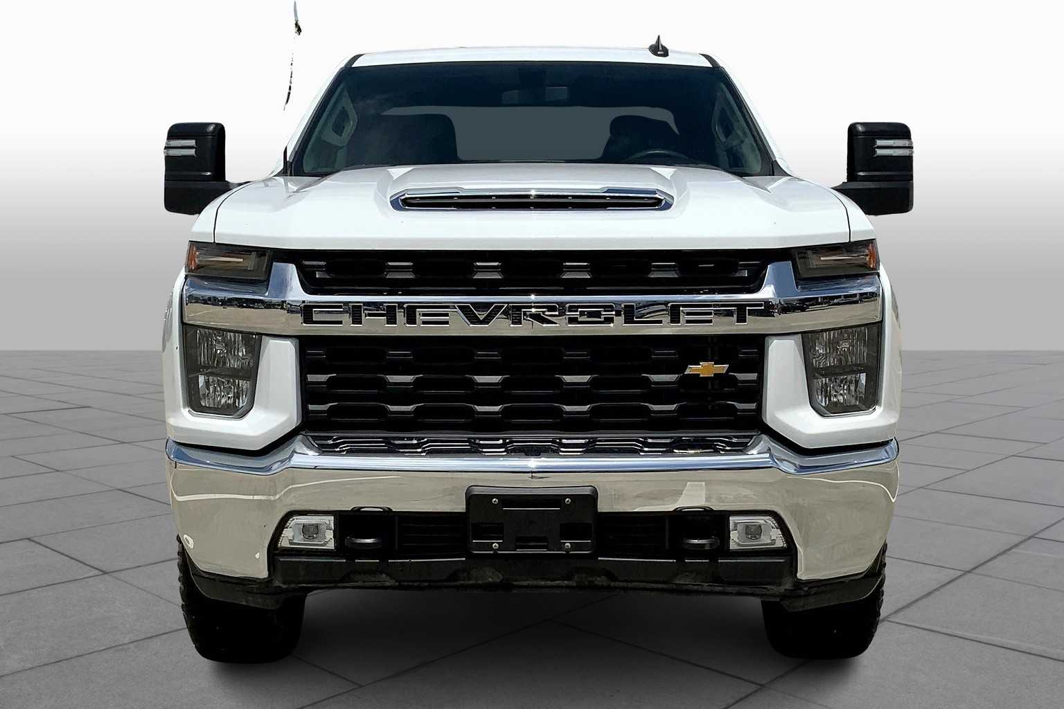2020 Chevrolet Silverado 2500HD LT photo 3