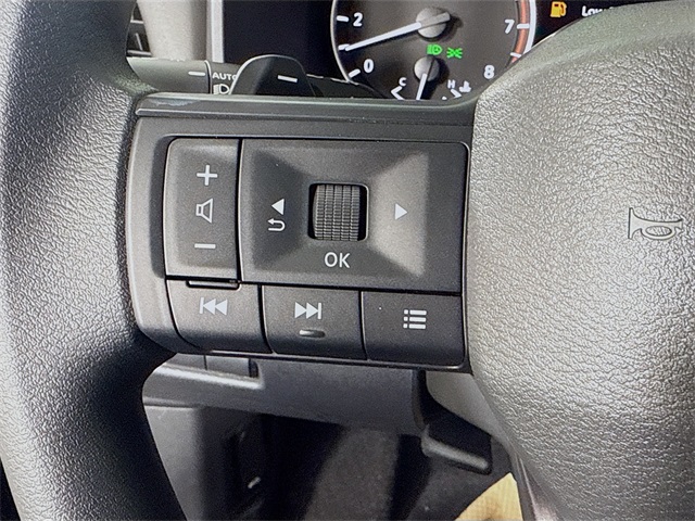 2025 Nissan Rogue S photo 11