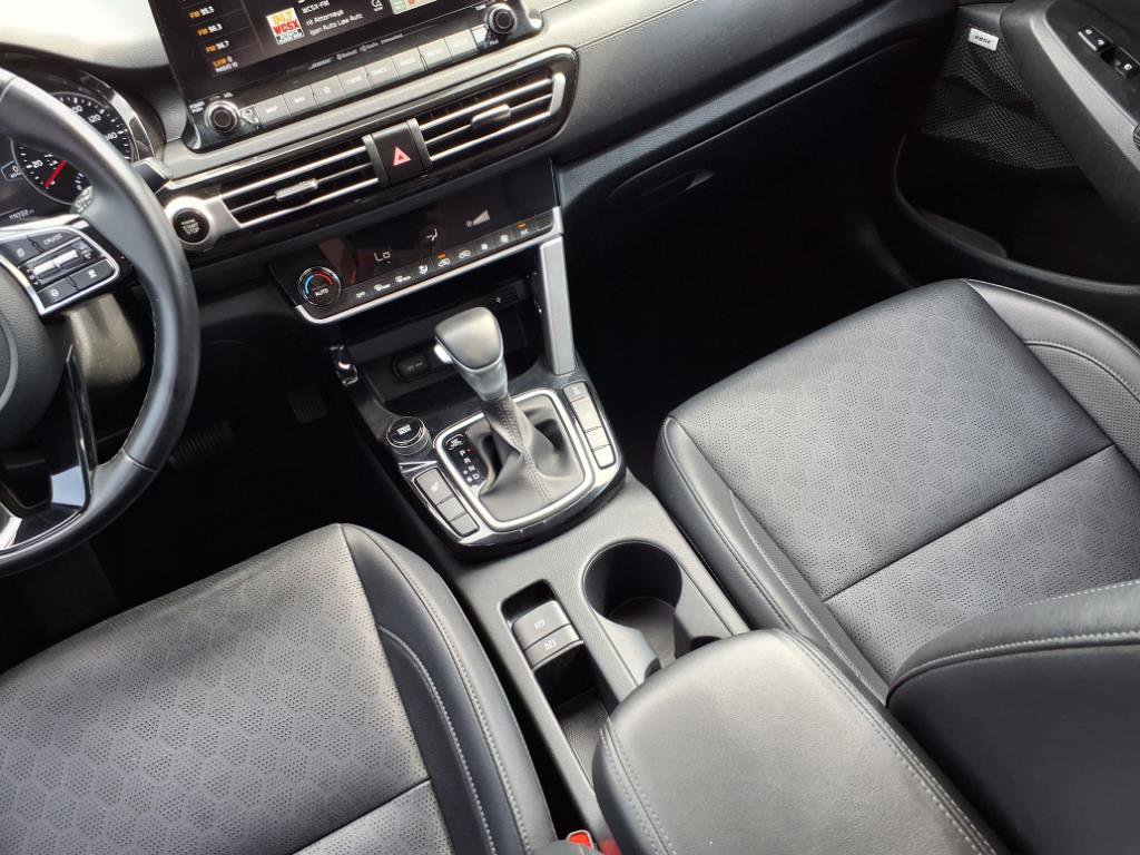 2021 Kia Seltos SX photo 2