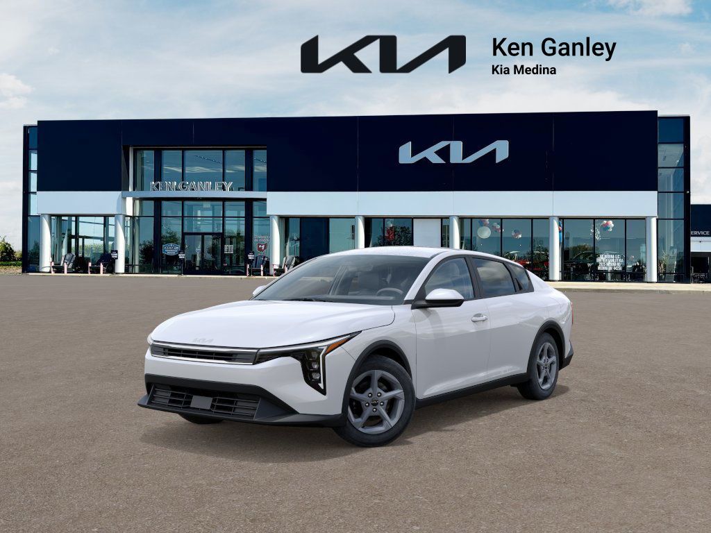 2025 Kia K4 LXS's photo