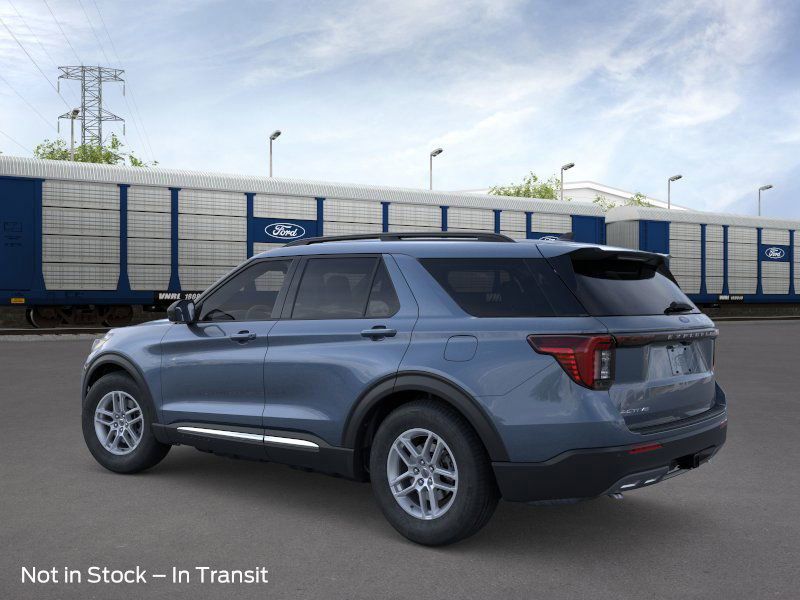 2025 Ford Explorer photo 3