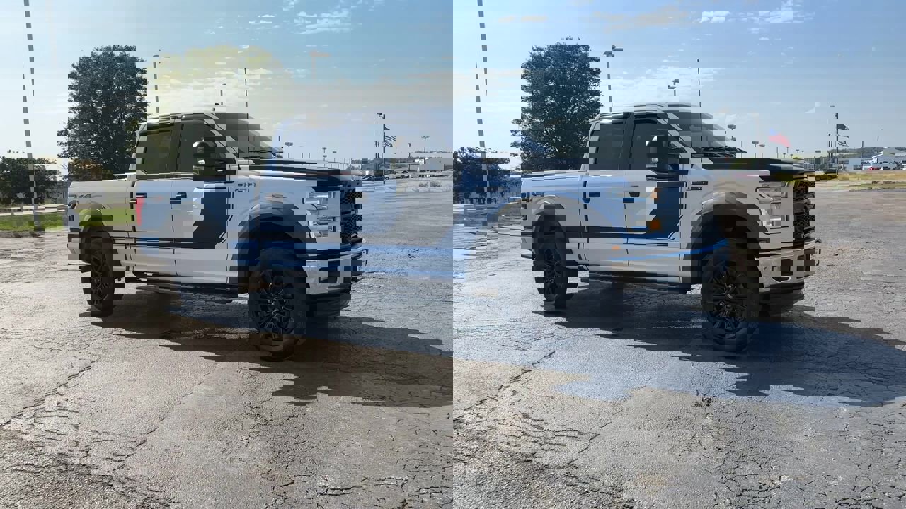 2016 Ford F-150 XLT photo 2