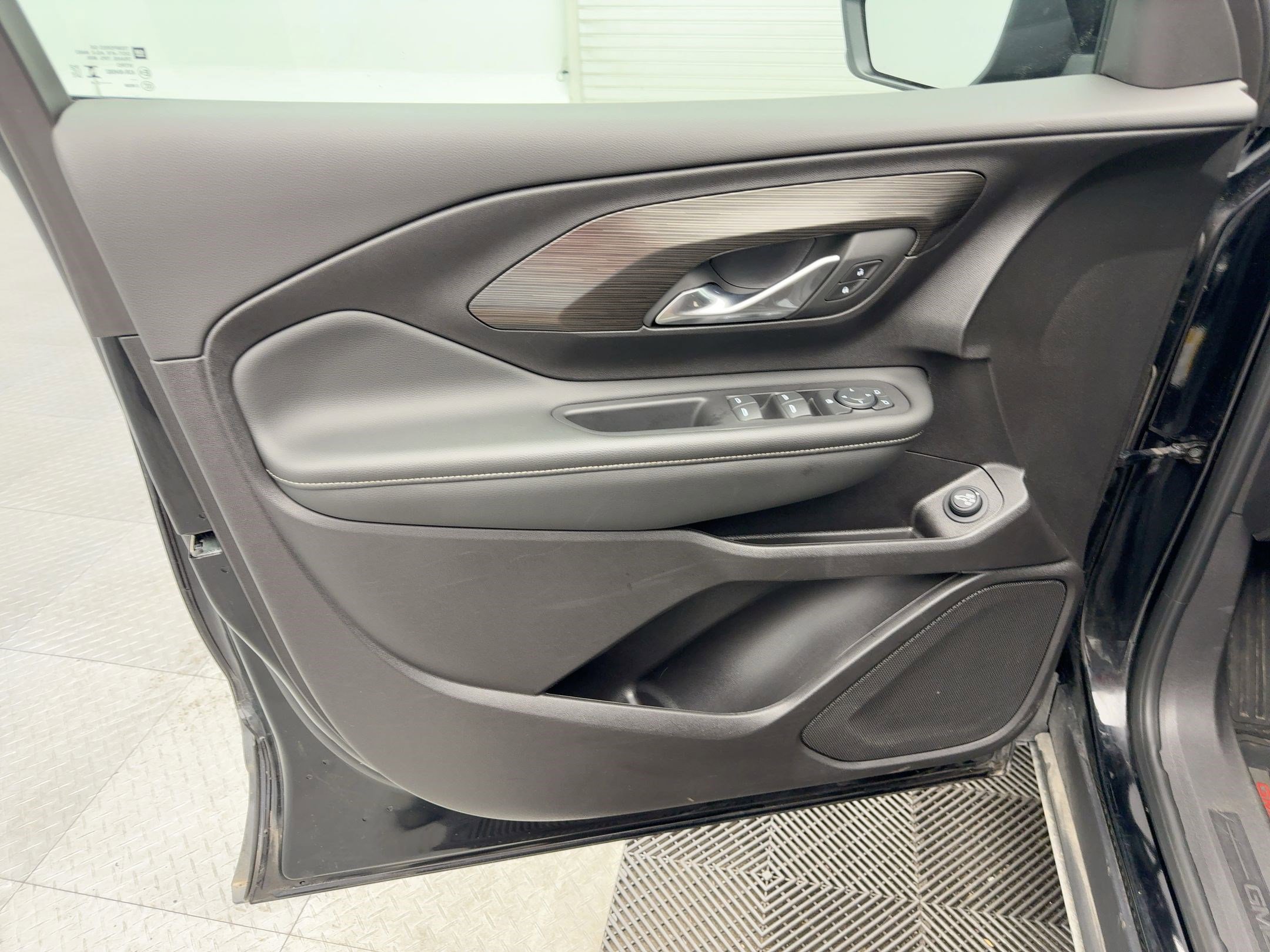 2024 Gmc Terrain SLE photo 12