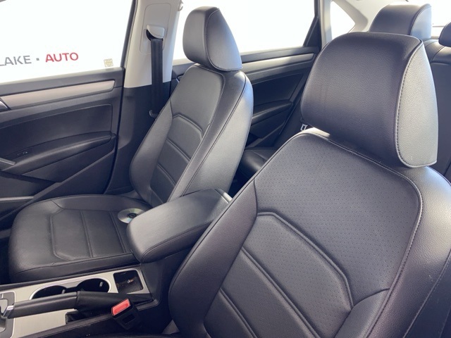 2014 Volkswagen Passat SE photo 11