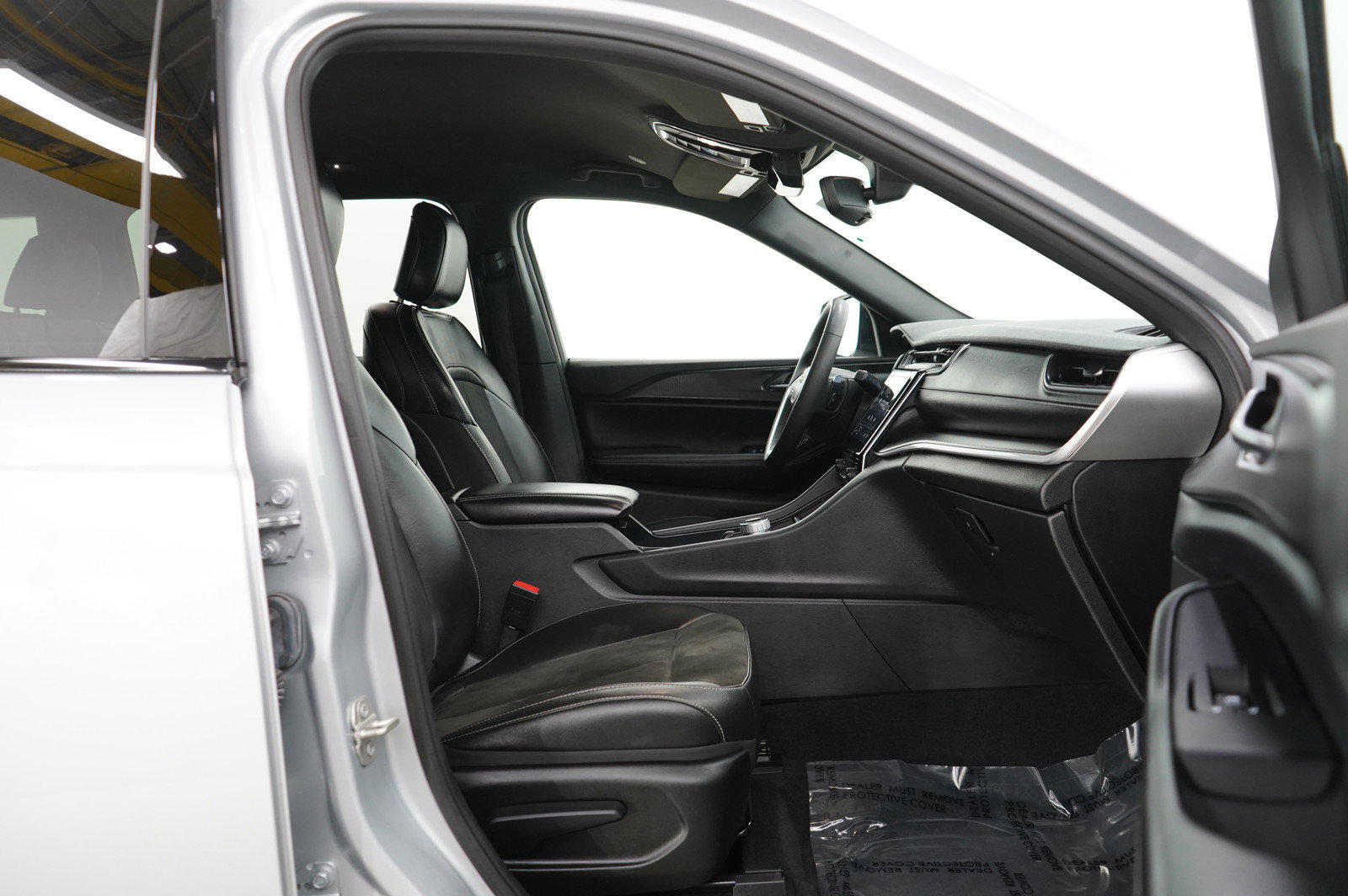 2023 Jeep Grand Cherokee Altitude photo 9