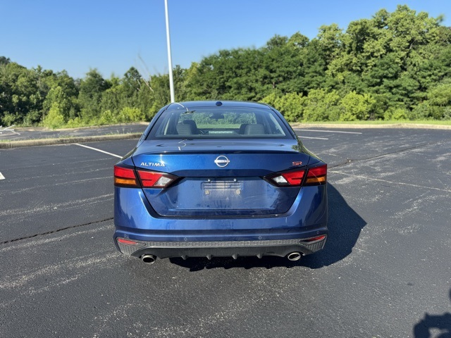 2023 Nissan Altima SR photo 4