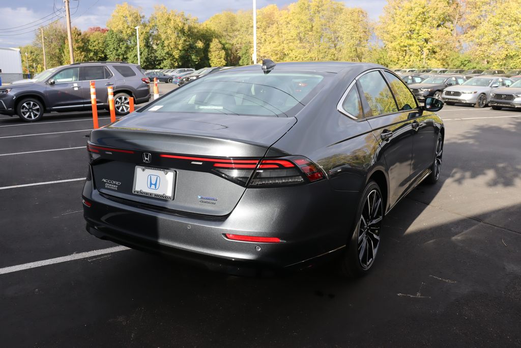 2025 Honda Accord Touring photo 5