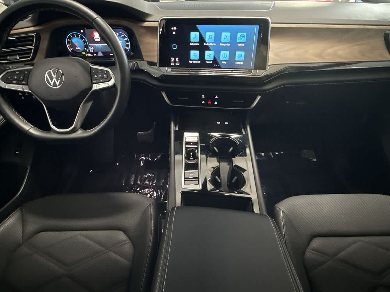 2024 Volkswagen Atlas SE Technology photo 21