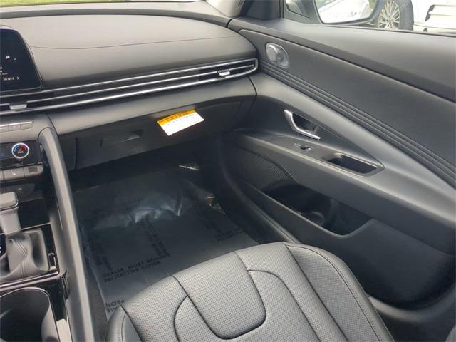 2025 Hyundai Elantra Limited photo 15