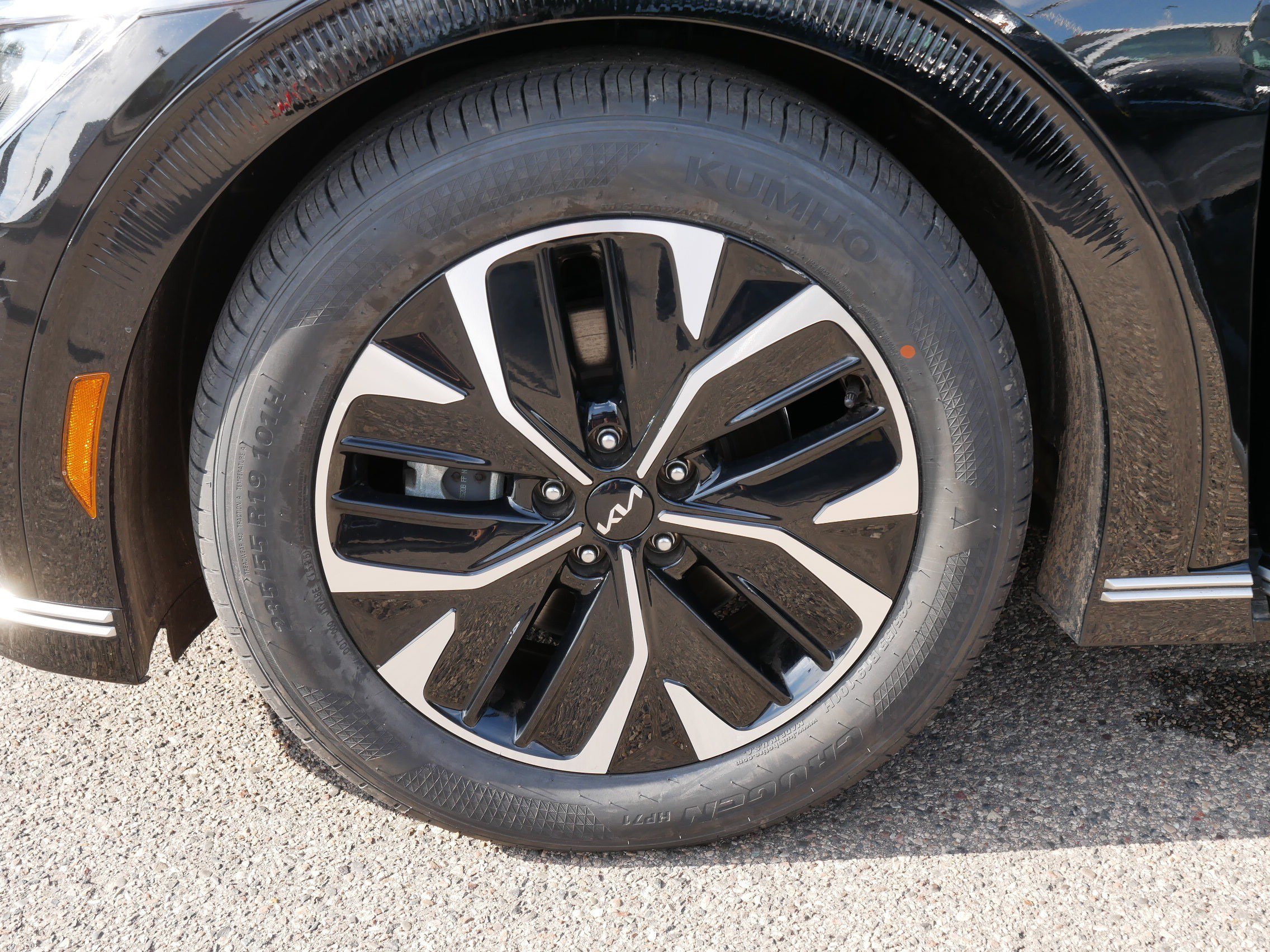 2022 Kia EV6 Wind photo 14