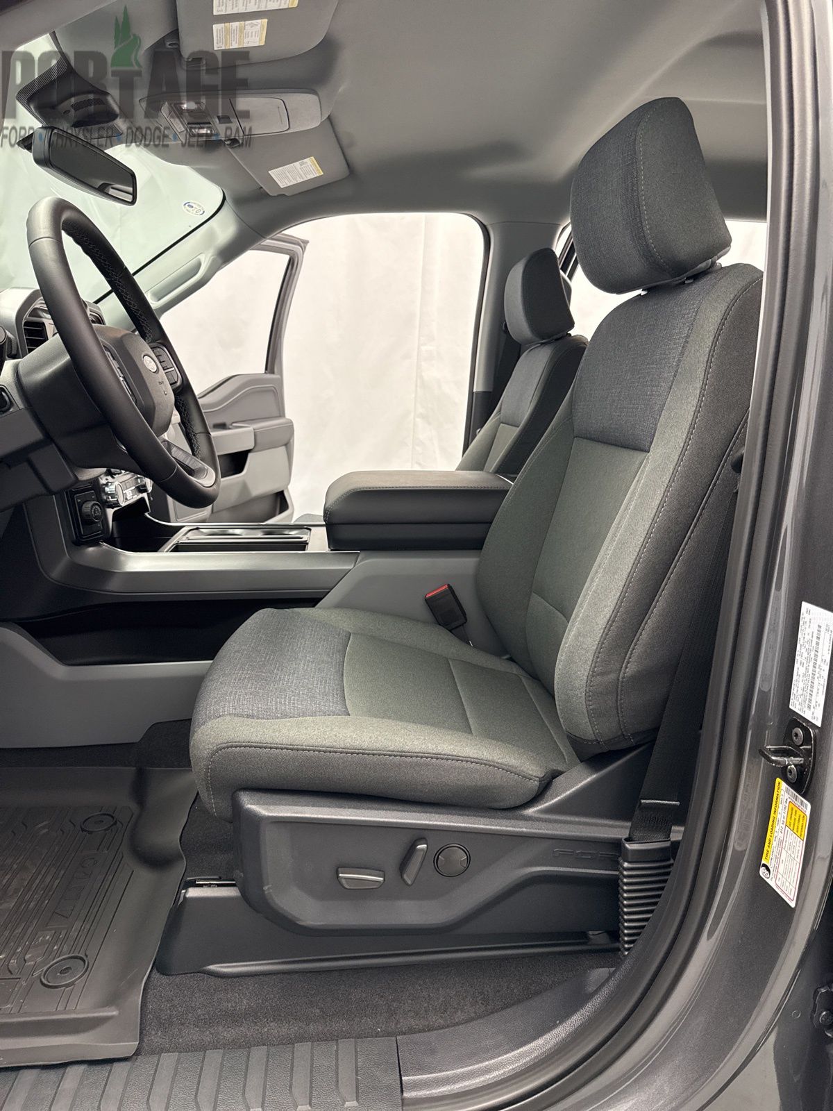 2025 Ford F-150 XLT photo 10