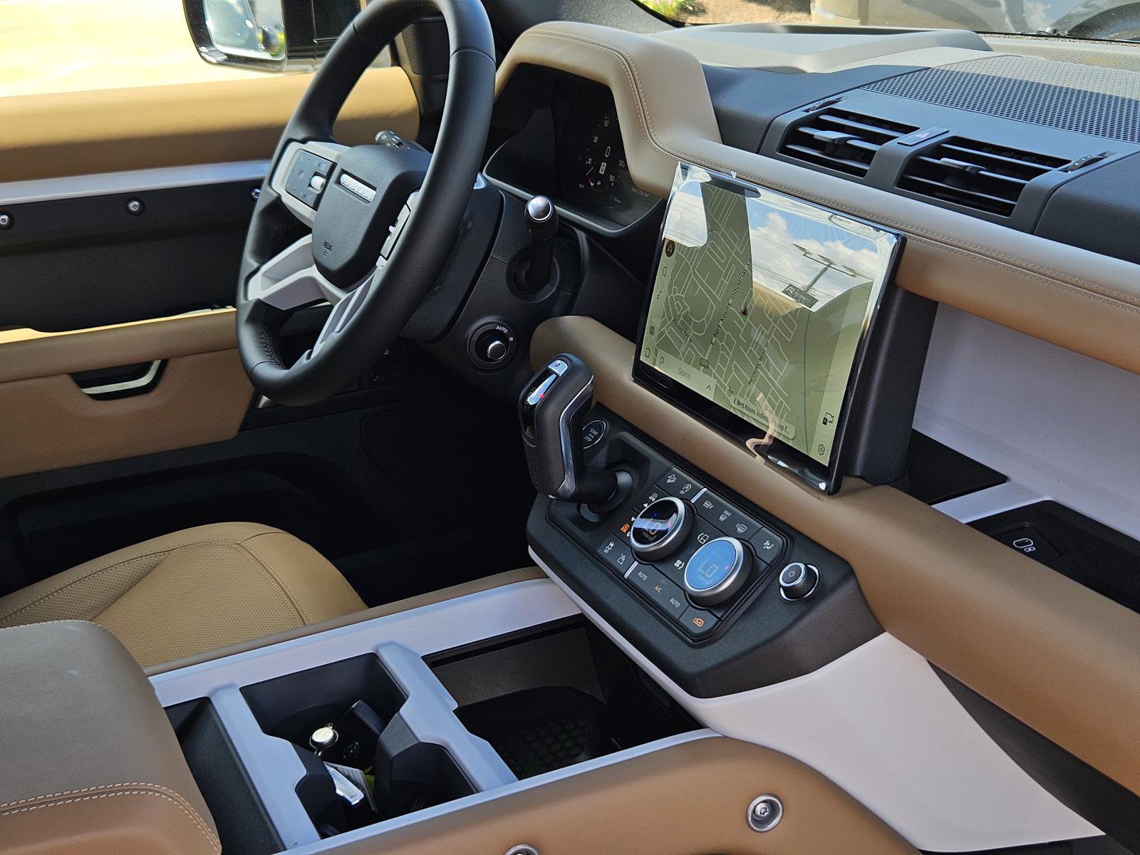 2025 Land Rover Defender 110 X-Dynamic SE photo 34