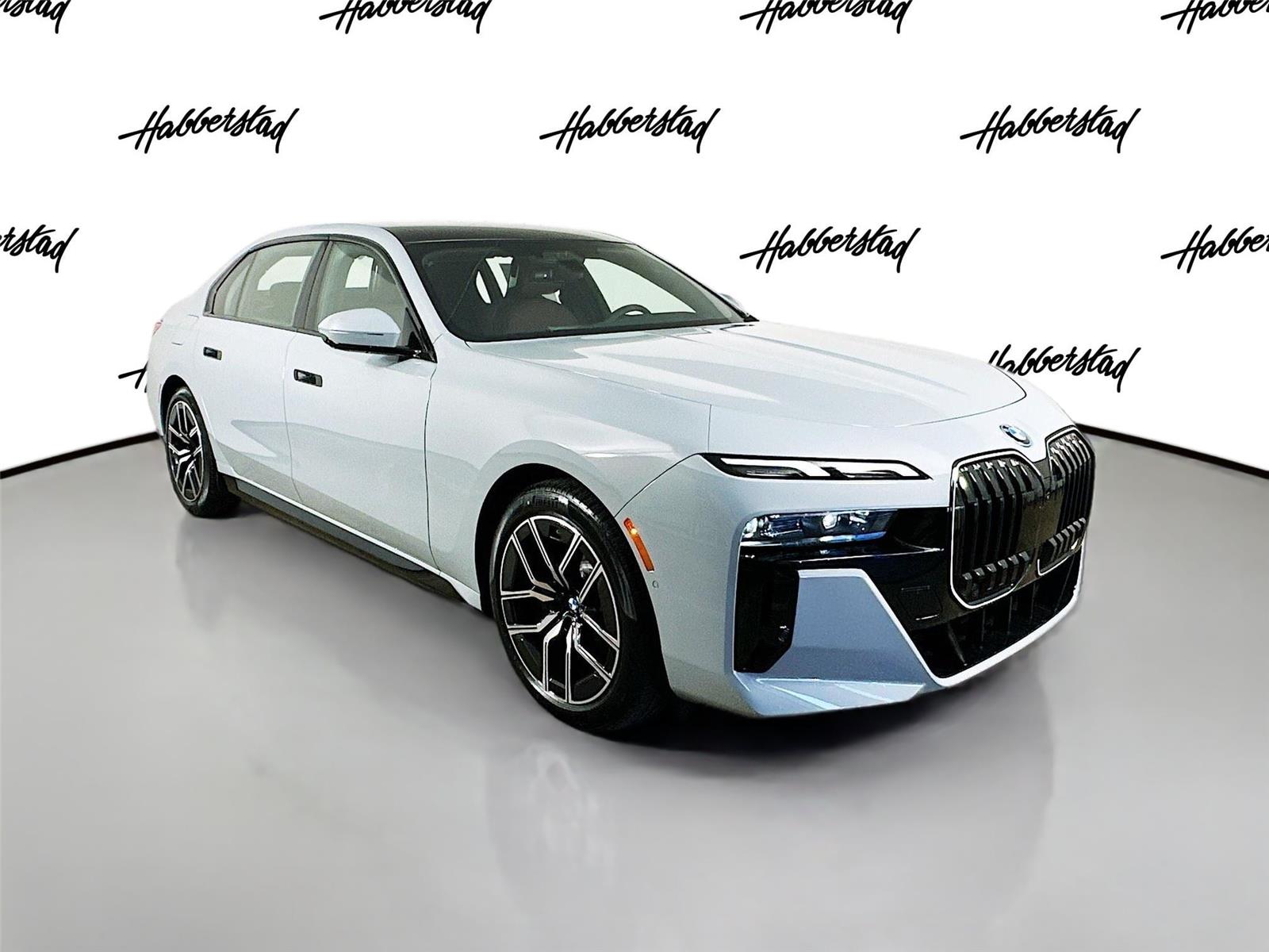2026 Bmw 750e photo 3