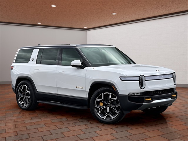2023 Rivian R1S Adventure's photo