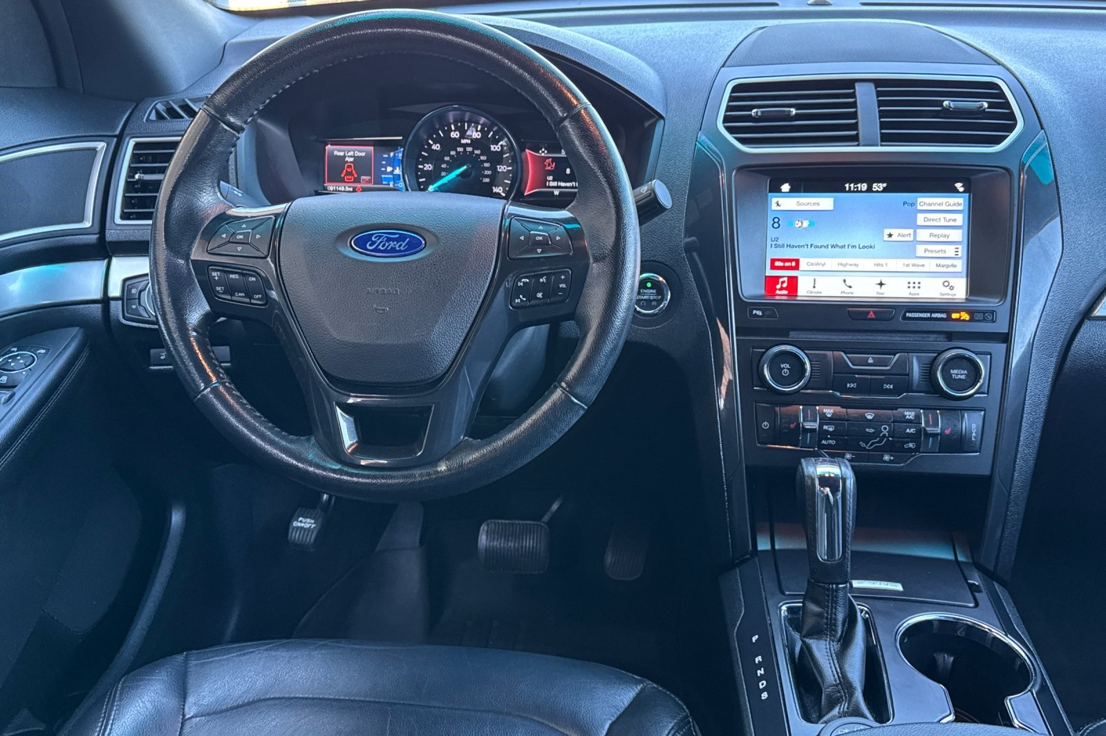 2017 Ford Explorer XLT photo 13