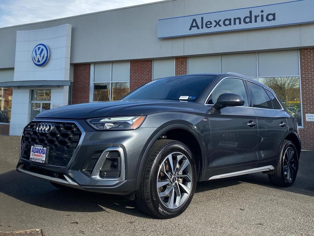 2023 Audi Q5 Premium's photo