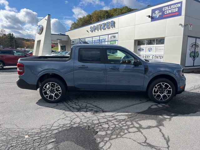 2025 Ford Maverick Lariat photo 2