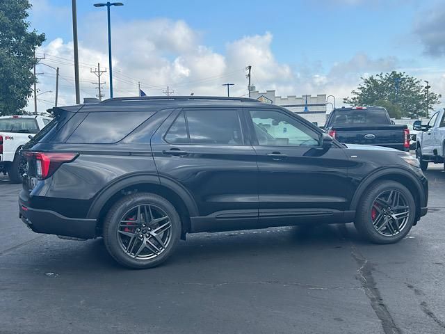 2025 Ford Explorer ST-Line photo 7