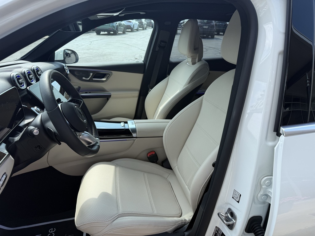 2025 Mercedes Benz GLC 300 4MATIC photo 5