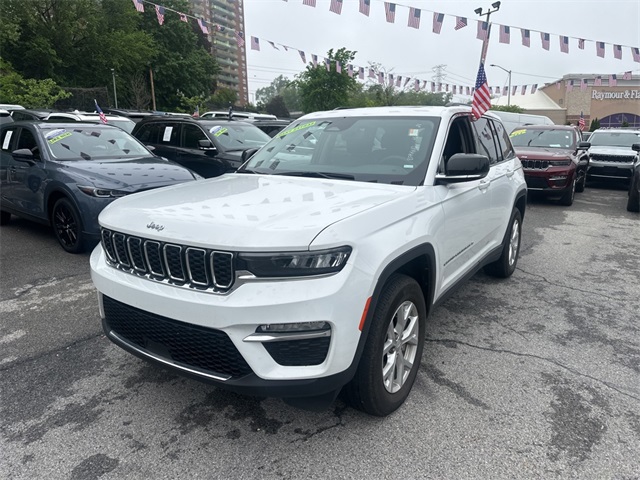 2024 Jeep Grand Cherokee Limited photo 2