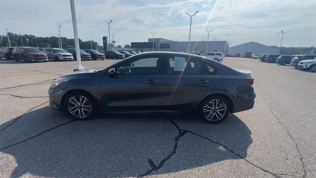 2023 Kia Forte GT-Line photo 4
