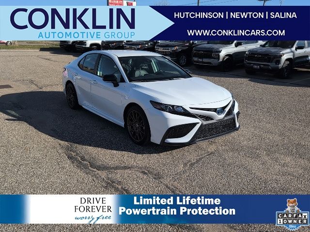 2023 Toyota Camry SE's photo