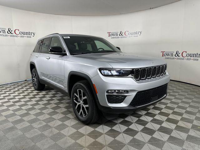 2025 Jeep Grand Cherokee Limited photo 3