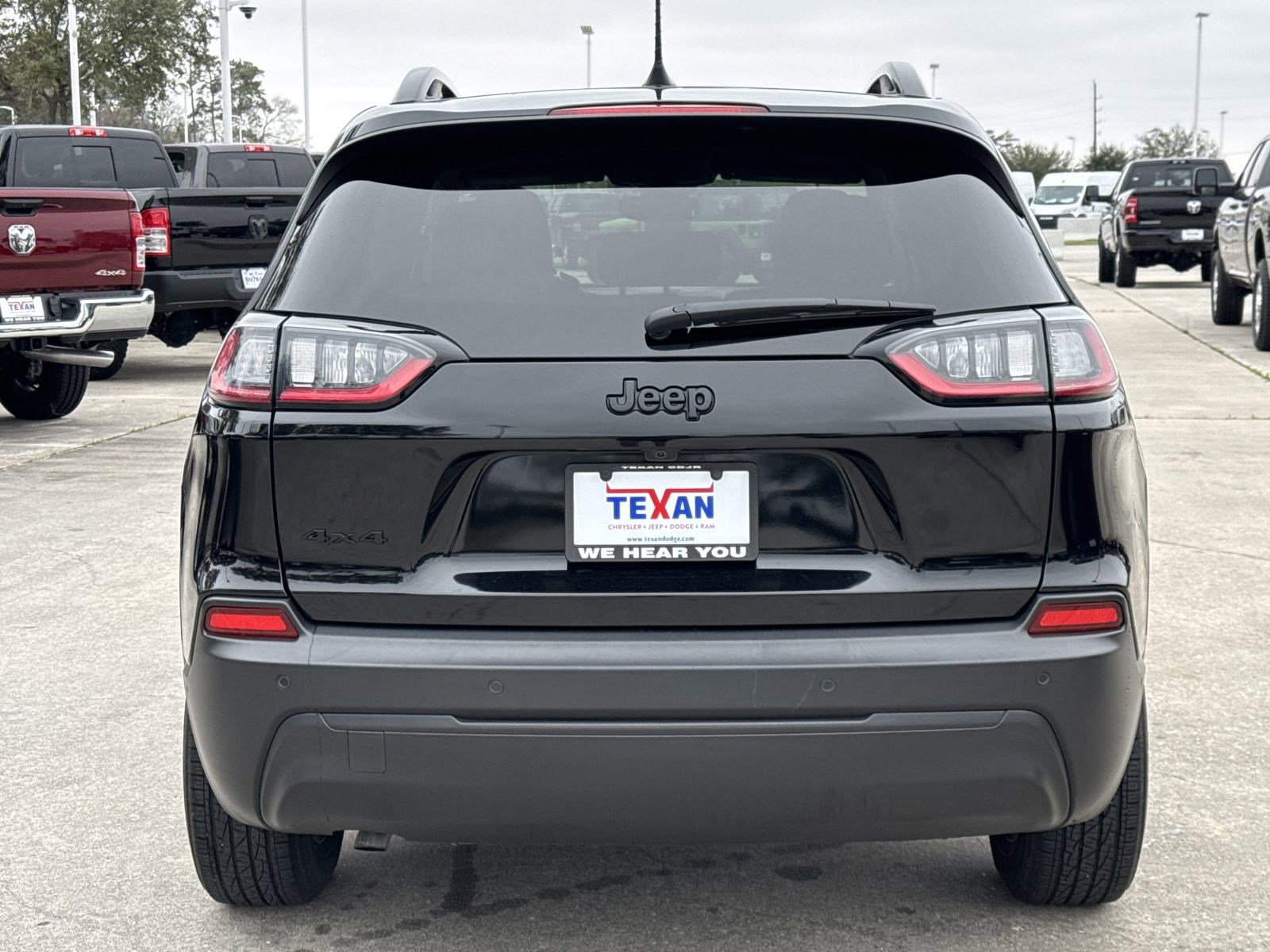 2023 Jeep Cherokee Altitude Lux photo 4