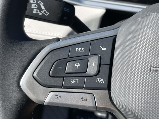 2025 Volkswagen Taos SE photo 21