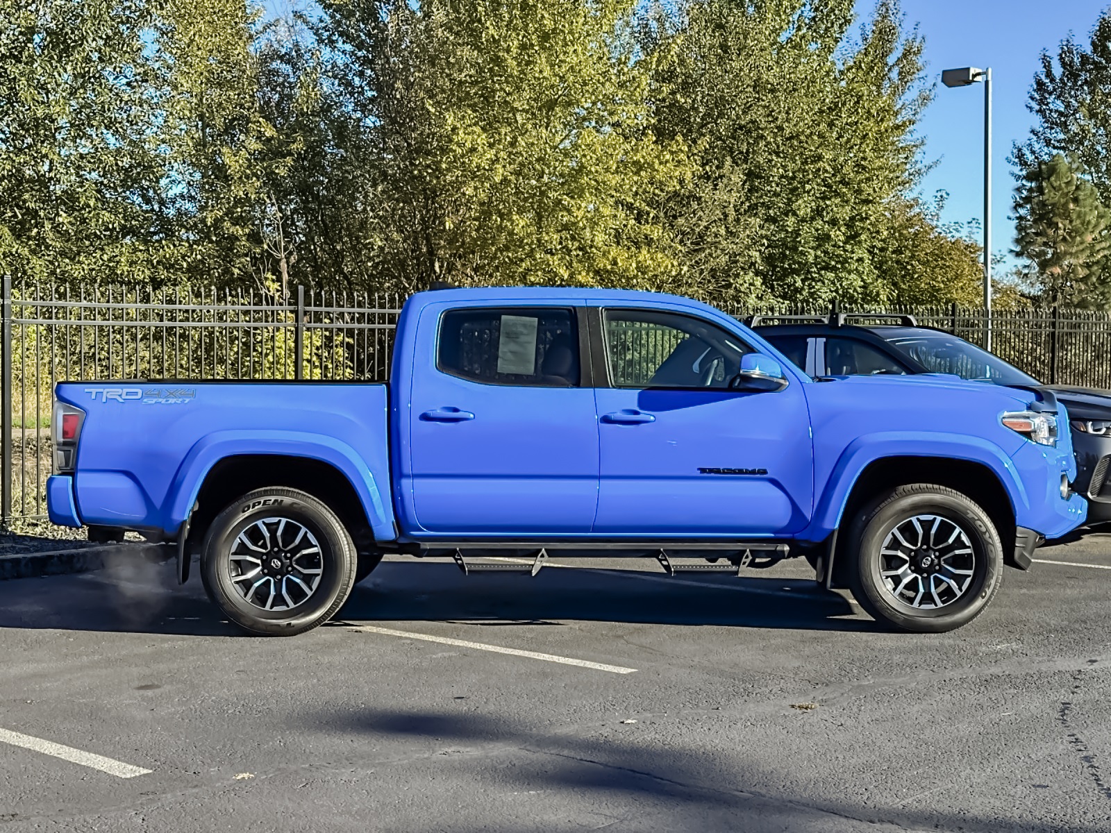 2020 Toyota Tacoma TRD Sport photo 2