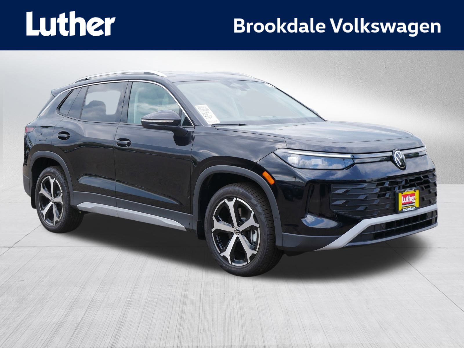 2025 Volkswagen Tiguan SE's photo