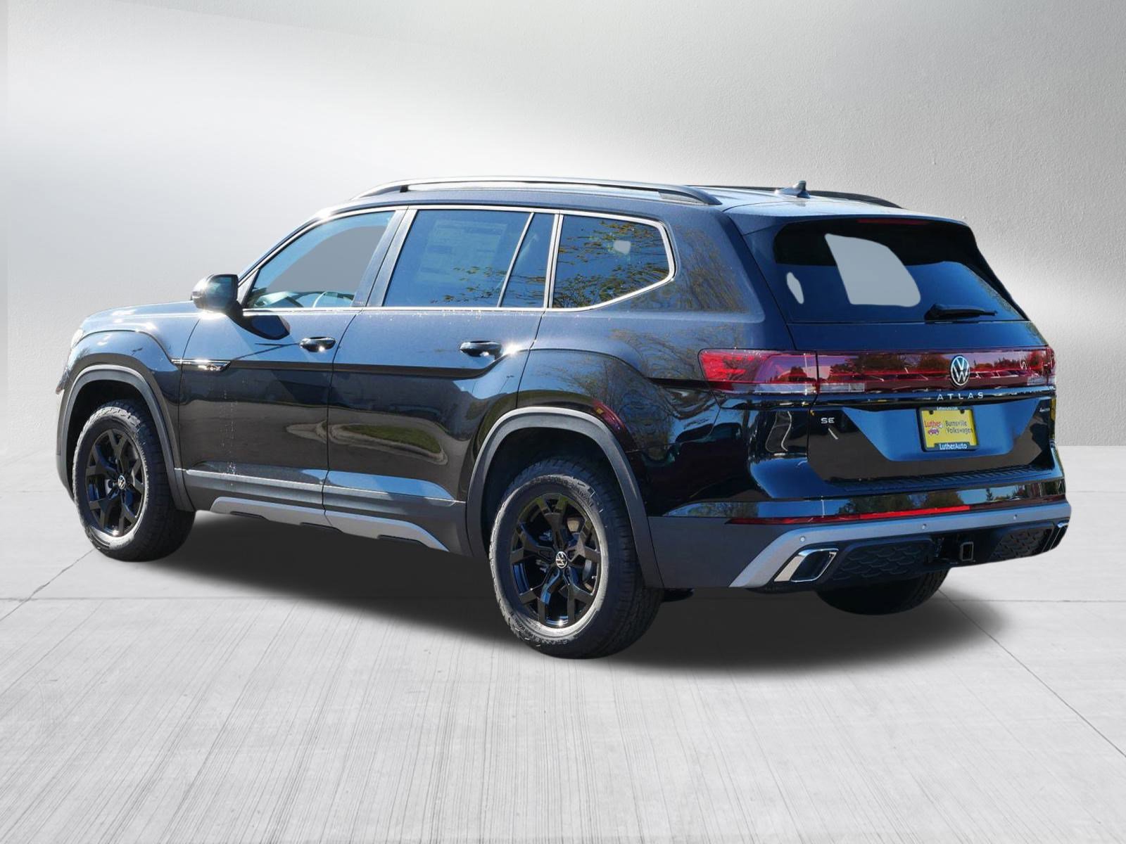 2026 Volkswagen Atlas Peak Edition SE photo 3