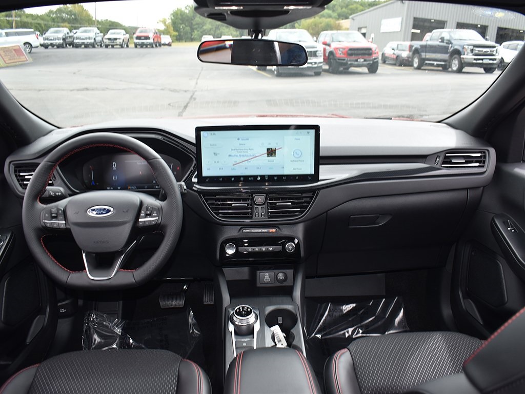 2025 Ford Escape ST-Line photo 4