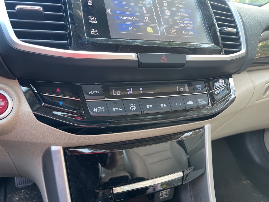 2016 Honda Accord EX-L photo 8