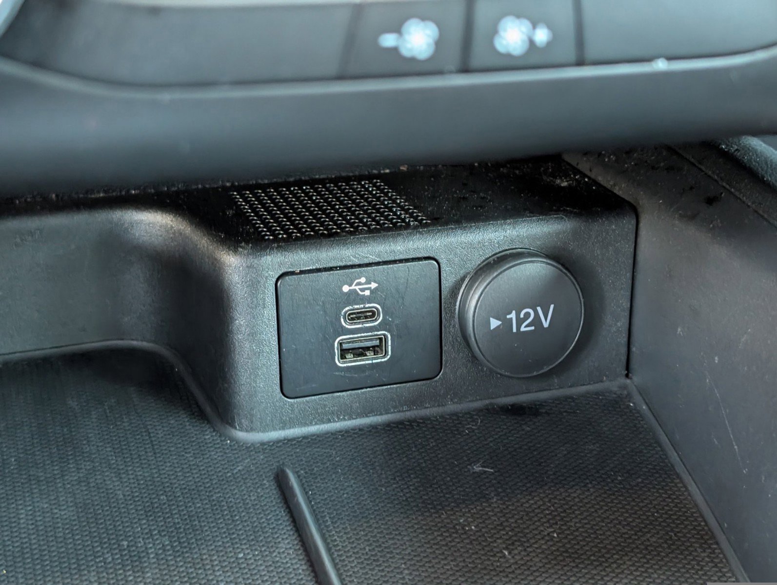 2024 Ford Escape ST-Line photo 23
