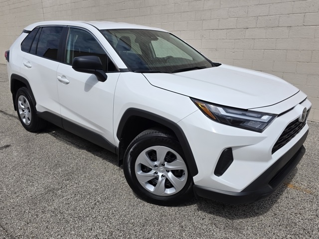 2024 Toyota RAV4 LE photo 6