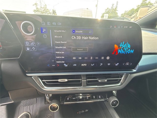 2025 Chevrolet Equinox EV 1LT photo 3