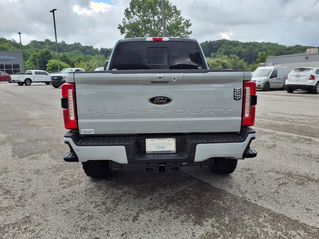 2025 Ford F-250 Lariat photo 4