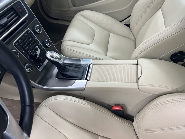 2013 Volvo S60 T5 Premier photo 15