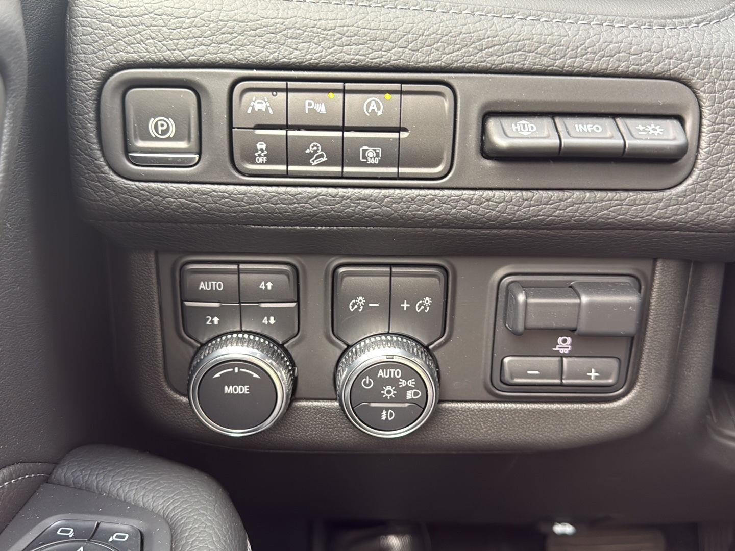 2024 Gmc Yukon Denali photo 3